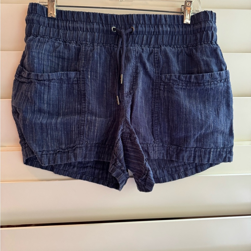 Athleta Navy Blue print linen Shorts